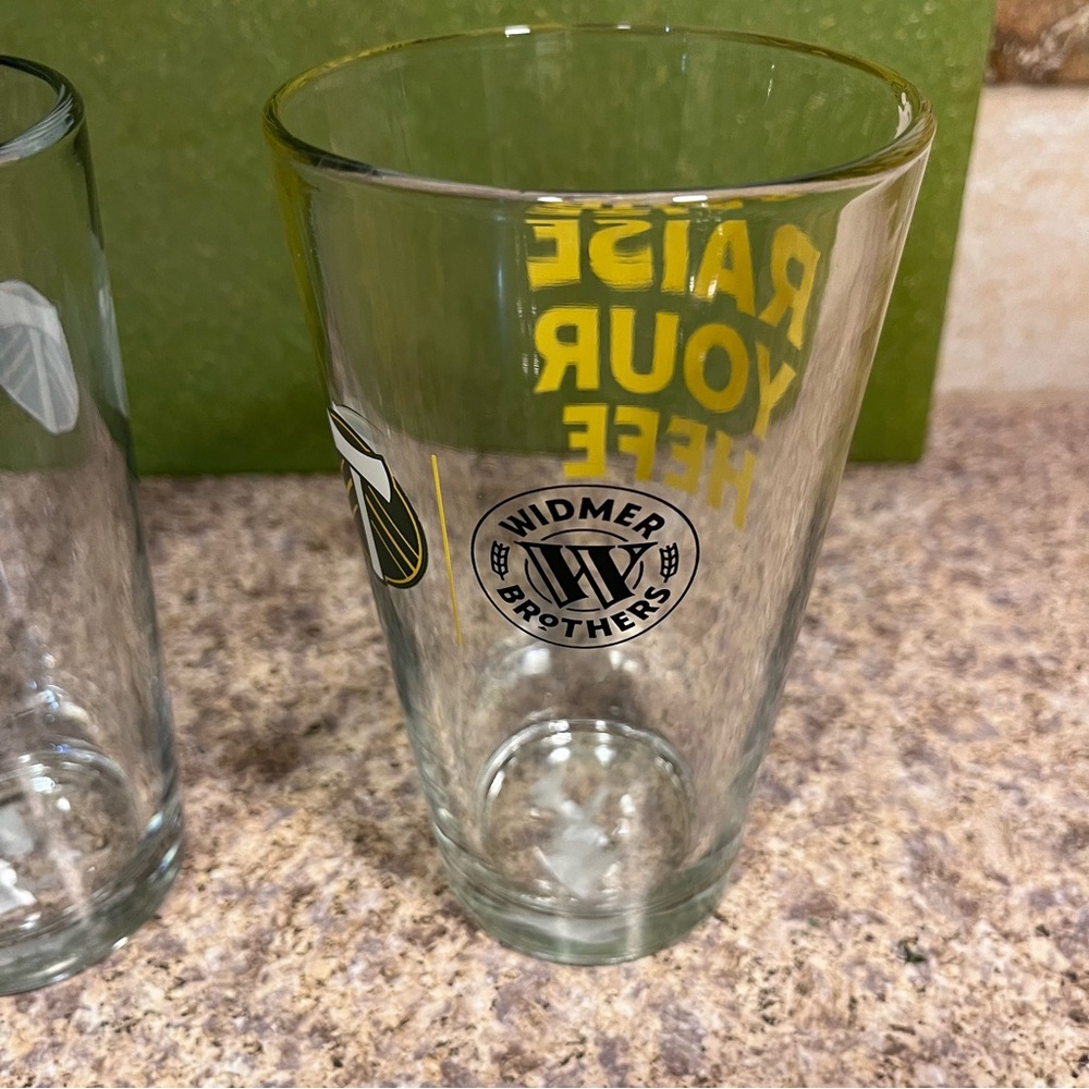 Set of 2 Widmer Brothers x Portland Timbers "Raise Your Hefe" Pint Glasses - Picture 2 of 8